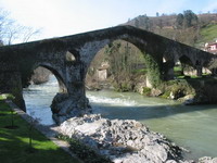 El mal llamado puente romano de Cangas de Ons, realmente es medieval
