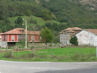 Barcena es un pequeo pueblo del concejo de Salas a orillas del ro Narcea