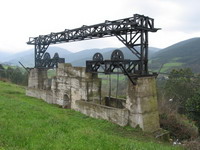 Apoyo del antiguo funicular del Espn hasta la Paincega utilizado durante la construccin de la Presa del Salto de Salime